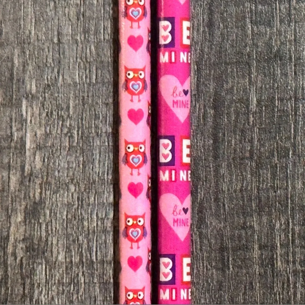 💞 New Set of 2 Valentines Heart Pencils With Erasers